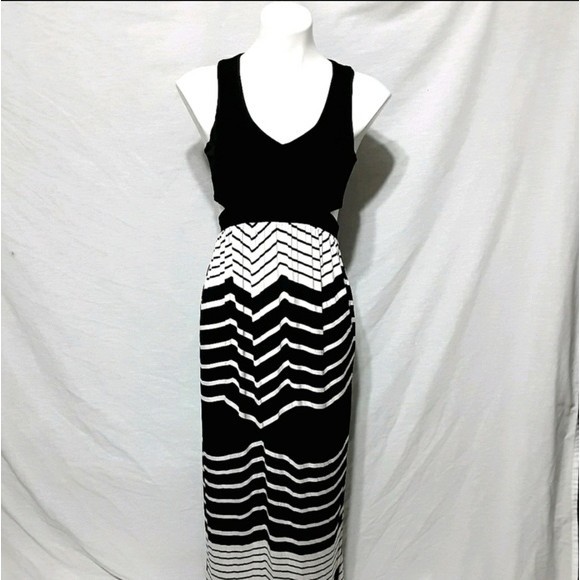 2B bebe Sexy Cutout Back Sleeveless Psychedelic Print Maxi Dress XS - Picture 2 of 5